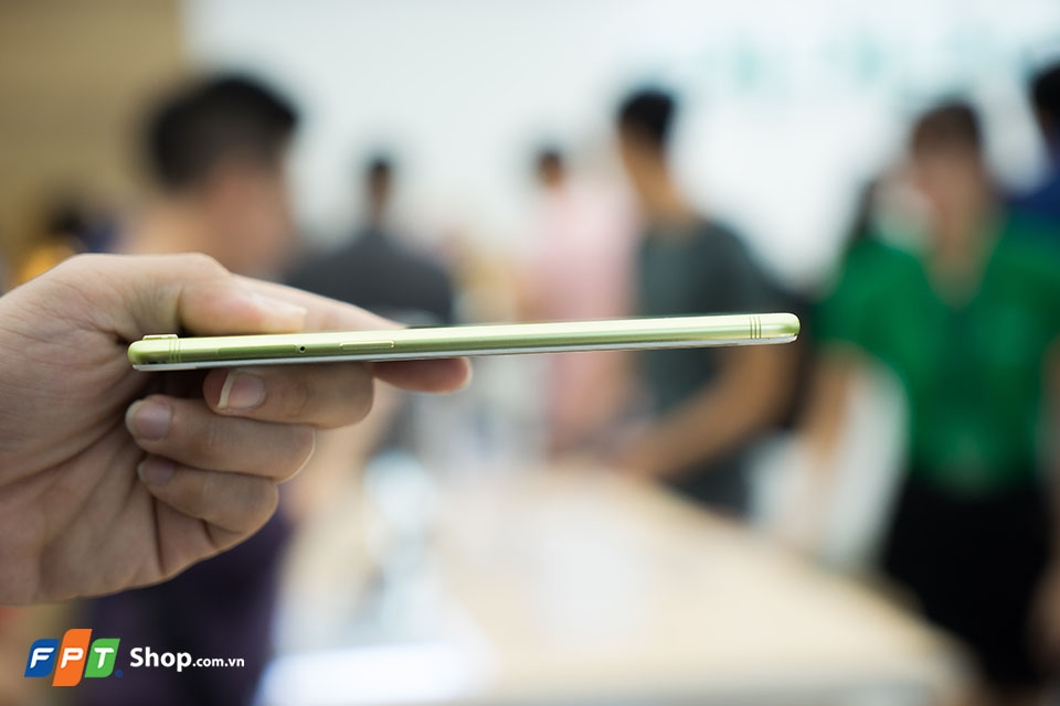 Trên tay OPPO R9s Fresh Green tại OPPO Brand Shop (Ảnh 10) Trên tay OPPO R9s Fresh Green tại OPPO Brand Shop (Ảnh 10)