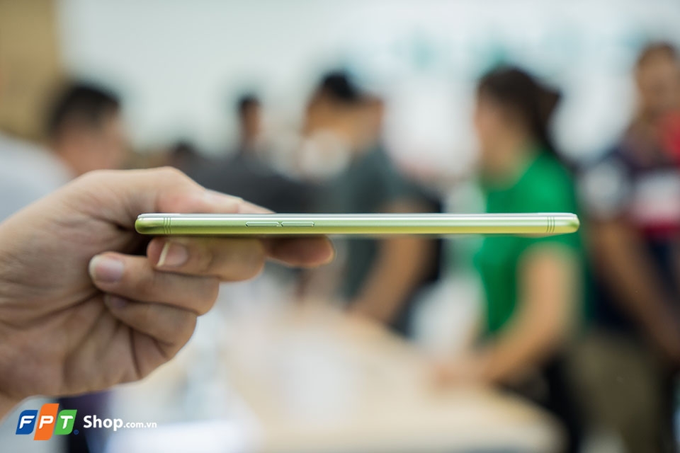 Trên tay OPPO R9s Fresh Green tại OPPO Brand Shop (Ảnh 11) Trên tay OPPO R9s Fresh Green tại OPPO Brand Shop (Ảnh 11)