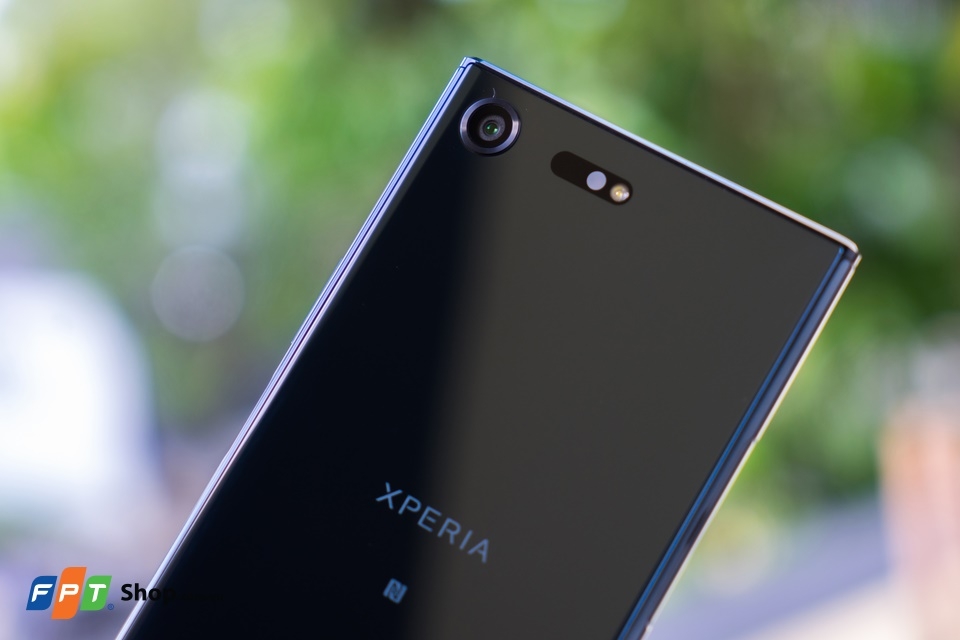 Trên tay Sony Xperia XZ Premium bản màu Deepsea Black (Ảnh 7)