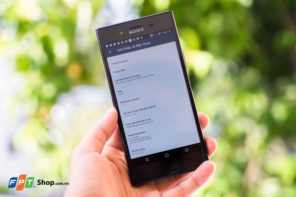 Trên tay Sony Xperia XZ Premium bản màu Deepsea Black (Ảnh 2)