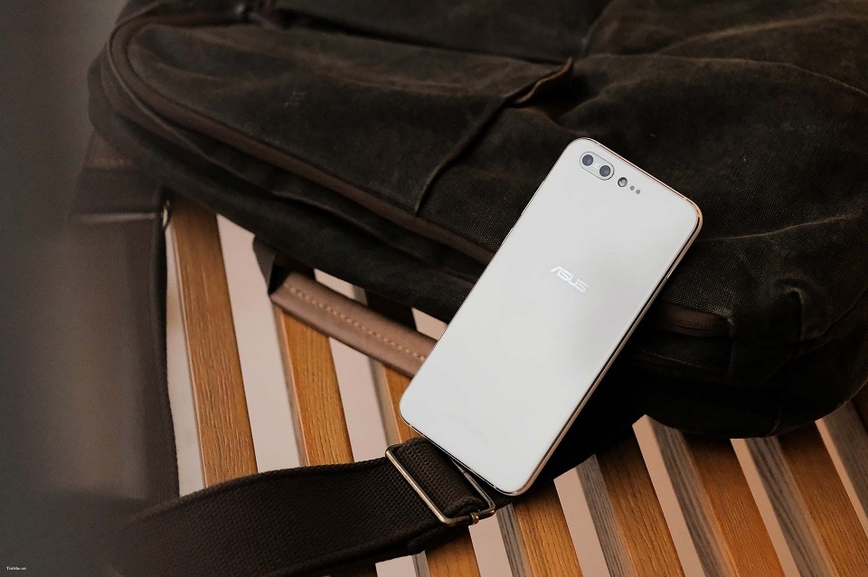 So sánh Nokia 8 và Zenfone 4 Pro (Ảnh 1)