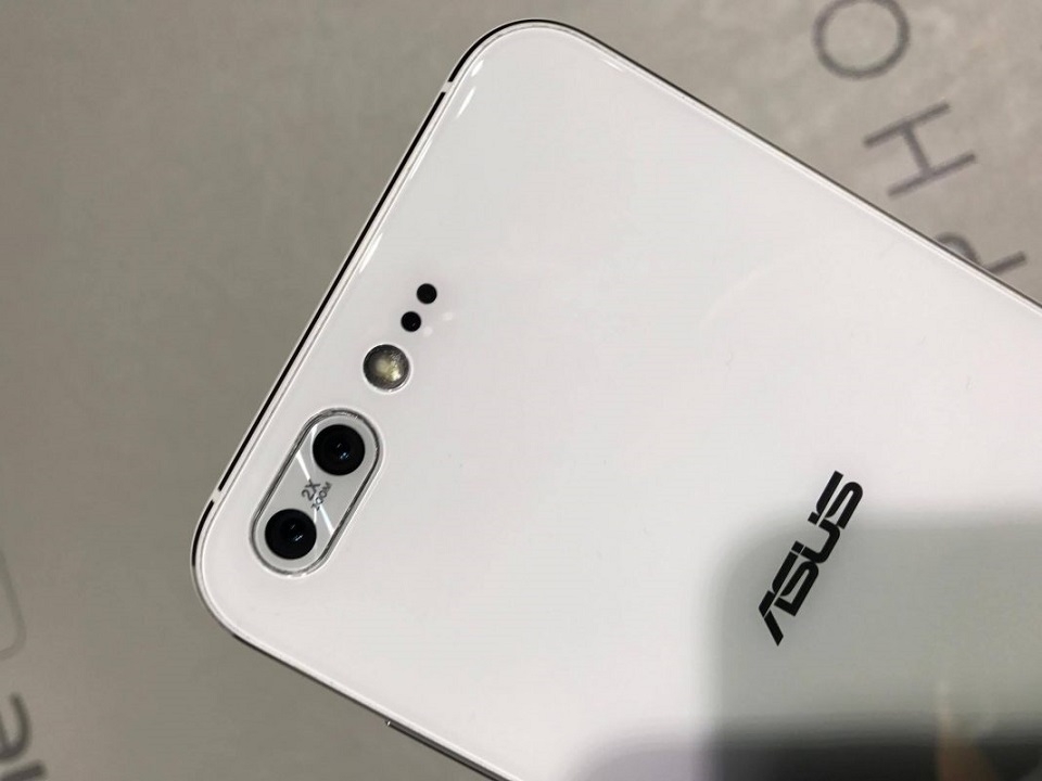 So sánh Nokia 8 và Zenfone 4 Pro (Ảnh 8)
