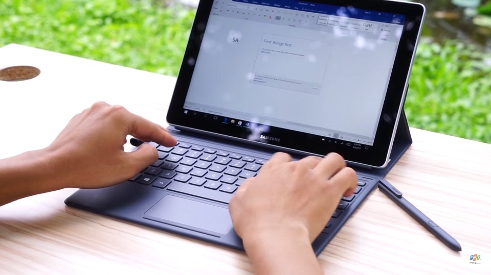 Đánh giá nhanh cover keyboard của Samsung Galaxy Book (Ảnh 1)