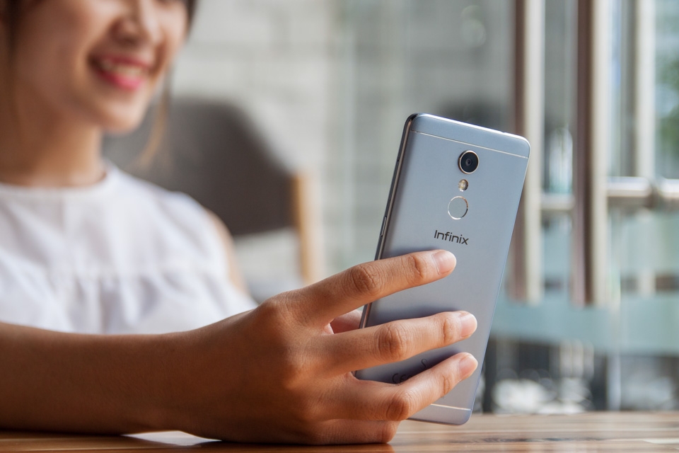 Đánh giá Infinix S2: Giải pháp selfie góc rộng (Ảnh 1)