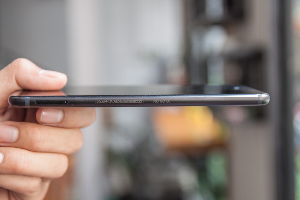 Cạnh trái Huawei P10 Plus Cạnh trái Huawei P10 Plus