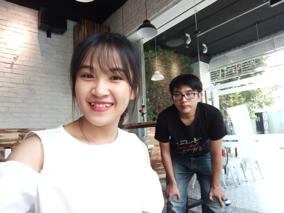 Mở hộp và trên tay Infinix S2: Camera selfie kép (Ảnh 7) Mở hộp và trên tay Infinix S2: Camera selfie kép (Ảnh 7)