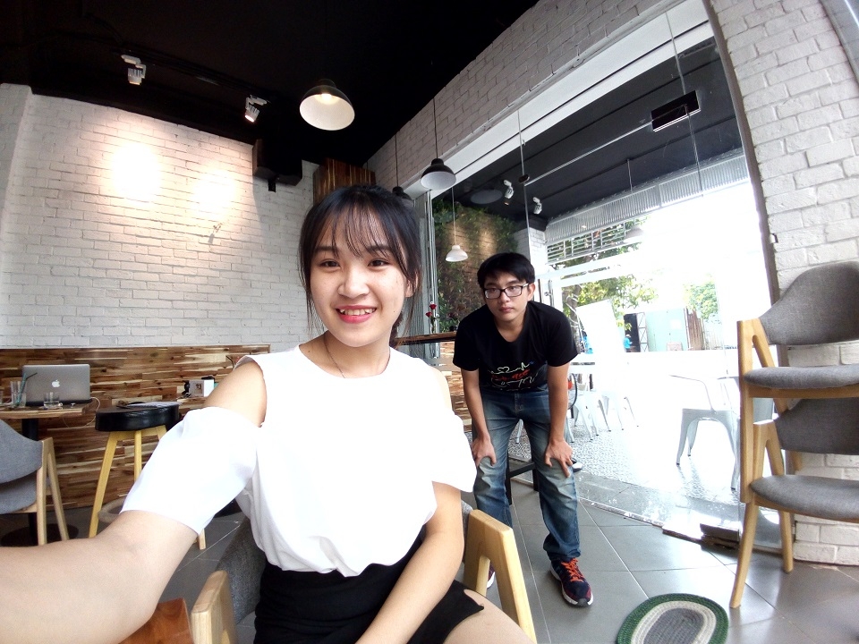 Mở hộp và trên tay Infinix S2: Camera selfie kép (Ảnh 8) Mở hộp và trên tay Infinix S2: Camera selfie kép (Ảnh 8)