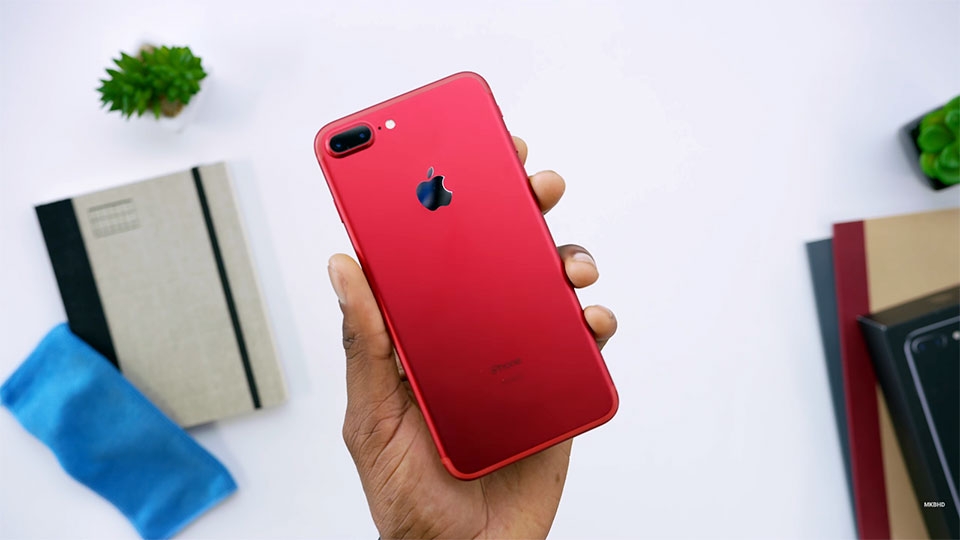 Phone 7 và iPhone 7 Plus (Red) Phone 7 và iPhone 7 Plus (Red)