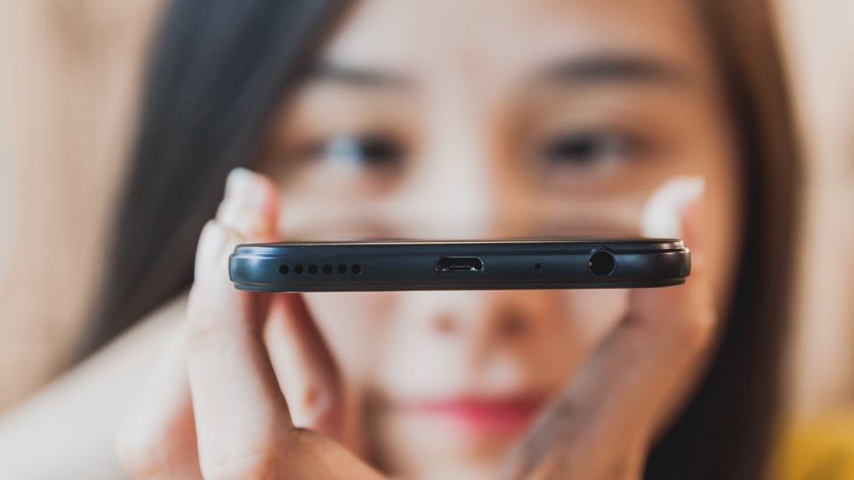 Bộ ảnh OPPO F3 Lite Matte Black, đẹp hút mê hồn (Ảnh 13)