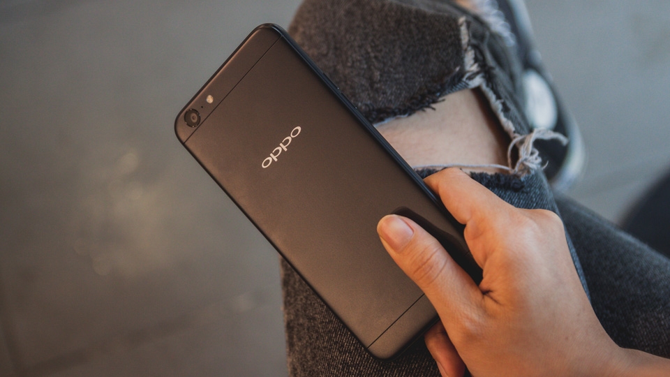 Bộ ảnh OPPO F3 Lite Matte Black, đẹp hút mê hồn (Ảnh 3)
