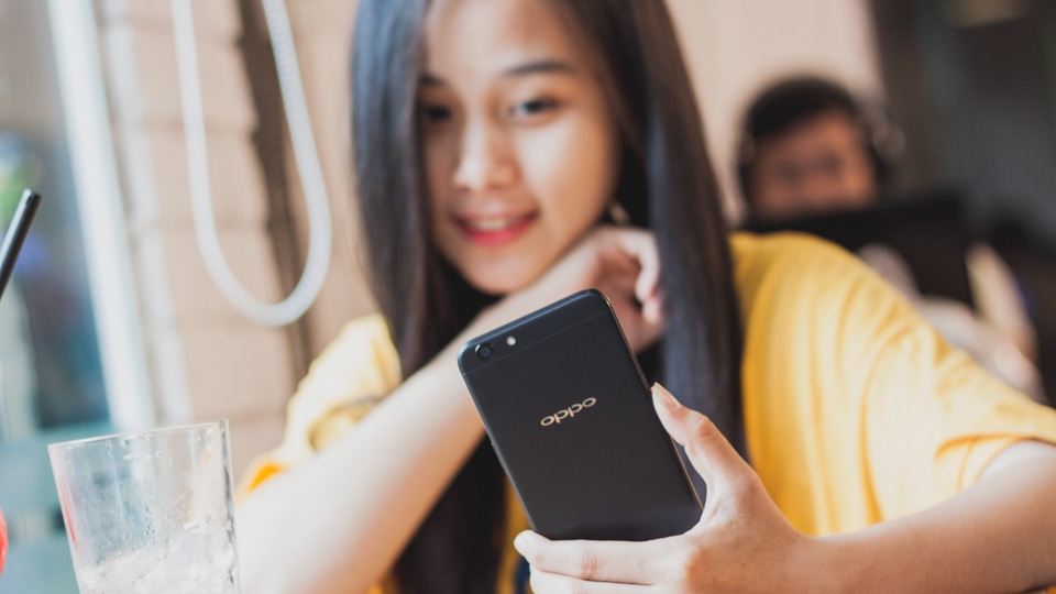 Bộ ảnh OPPO F3 Lite Matte Black, đẹp hút mê hồn (Ảnh 16)