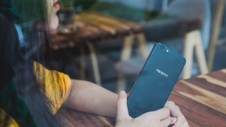 Bộ ảnh OPPO F3 Lite Matte Black, đẹp hút mê hồn (Ảnh 9)