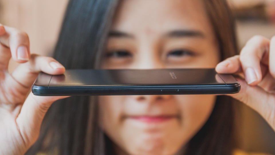Bộ ảnh OPPO F3 Lite Matte Black, đẹp hút mê hồn (Ảnh 10)