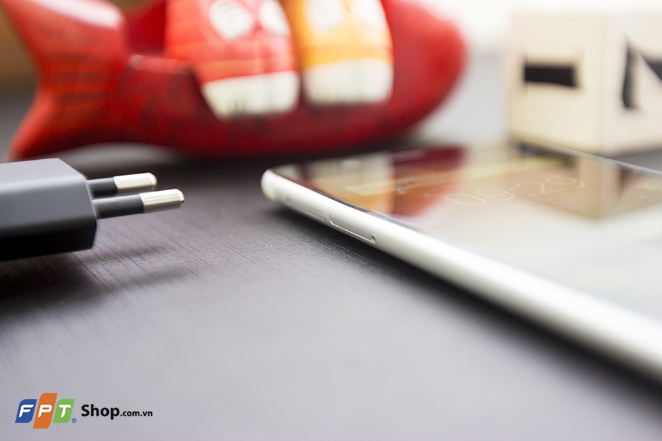 Cùng FPT Shop rrên tay Nokia 5 bản màu Silver (Ảnh 8)