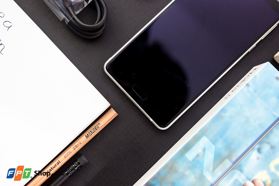 Cùng FPT Shop rrên tay Nokia 5 bản màu Silver (Ảnh 11)