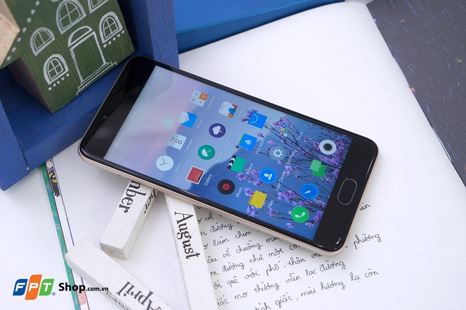 Top smartphone thiết kế đẹp, cấu hình ổn giá 3 triệu (Ảnh 3) Top smartphone thiết kế đẹp, cấu hình ổn giá 3 triệu (Ảnh 3)