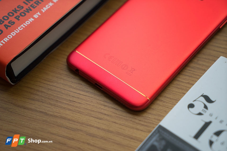 Mở hộp và trên tay nhanh OPPO F3 Red: Đỏ đam mê (Ảnh 14)
