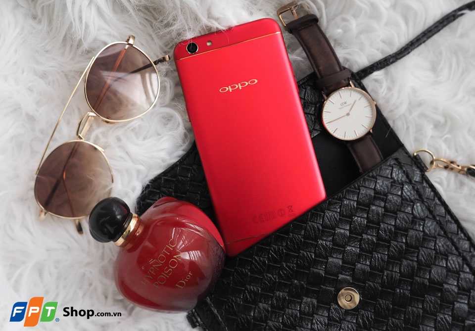 OPPO trình làng OPPO F3 Red - Đỏ thời thượng (ảnh 3) OPPO trình làng OPPO F3 Red - Đỏ thời thượng (ảnh 3)