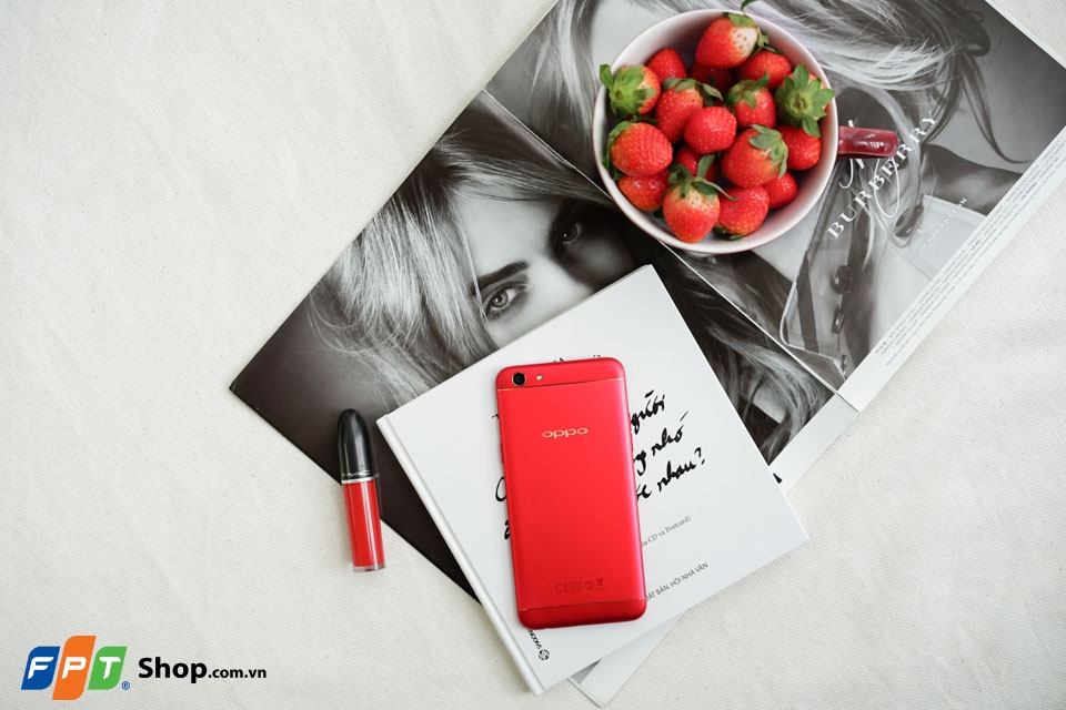 OPPO trình làng OPPO F3 Red - Đỏ thời thượng (ảnh 1) OPPO trình làng OPPO F3 Red - Đỏ thời thượng (ảnh 1)