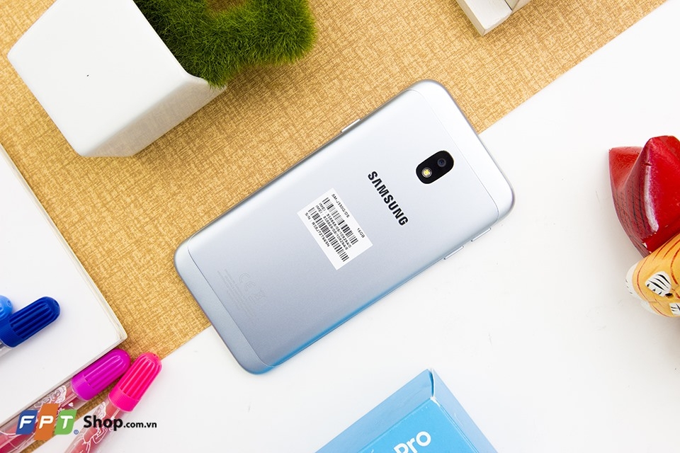 So sánh nhanh Samsung Galaxy J3 Pro và Nokia 5 (Ảnh 1)