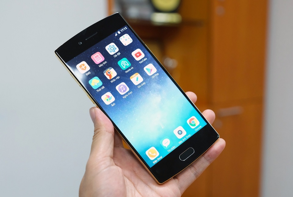 Trên tay Bphone 2017 phiên bản Gold: Đẹp và mạnh mẽ (Ảnh 3)