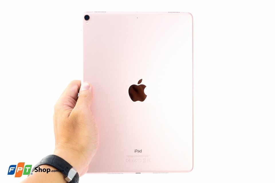 Mở hộp iPad Pro 10.5 inch: Màn hình 120Hz siêu nét (Ảnh 2) Mở hộp iPad Pro 10.5 inch: Màn hình 120Hz siêu nét (Ảnh 2)