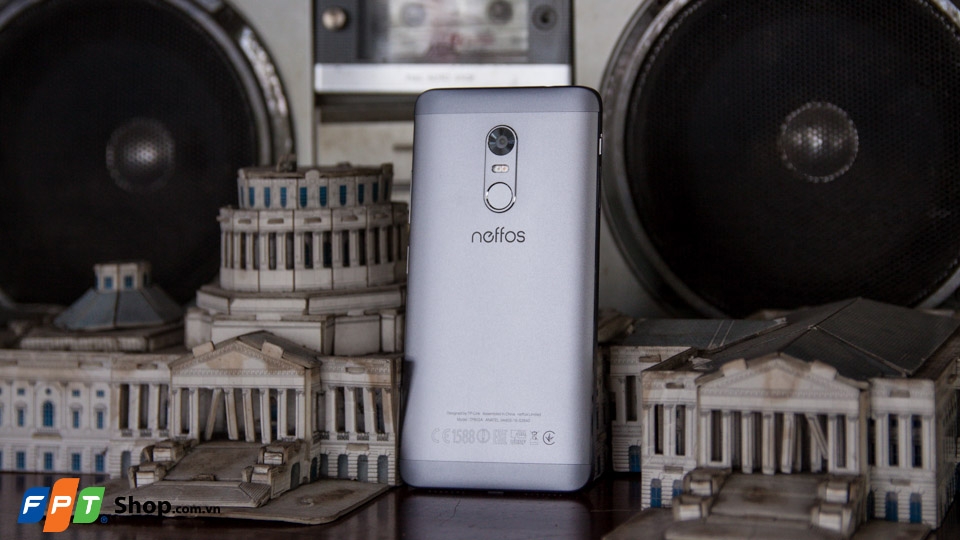 Mở hộp Neffos X1 (Ảnh 8)