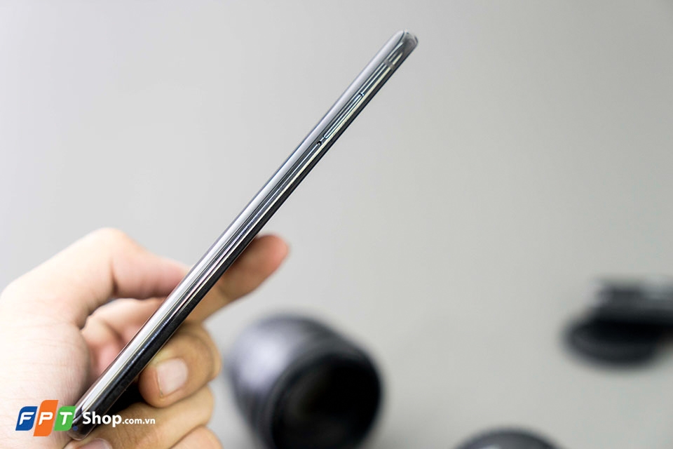 Trên tay Xiaomi Mi 6 màu Black: Thiết kế đẹp (Ảnh 8)