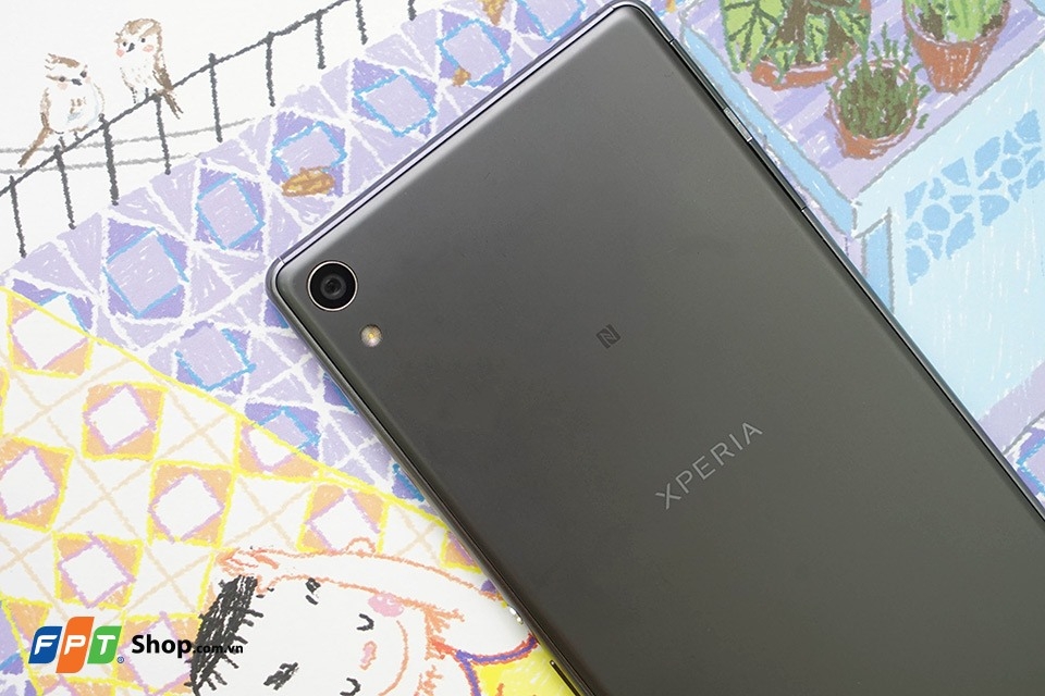 3 Mẫu smartphone Xperia có giá ưu đãi tại FPT Shop (Ảnh 2)
