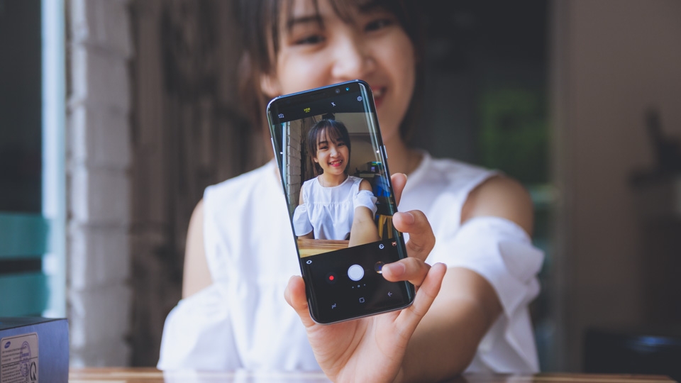 Trải nghiệm giao diện và camera selfie Galaxy S8 (Ảnh 1) Trải nghiệm giao diện và camera selfie Galaxy S8 (Ảnh 1)