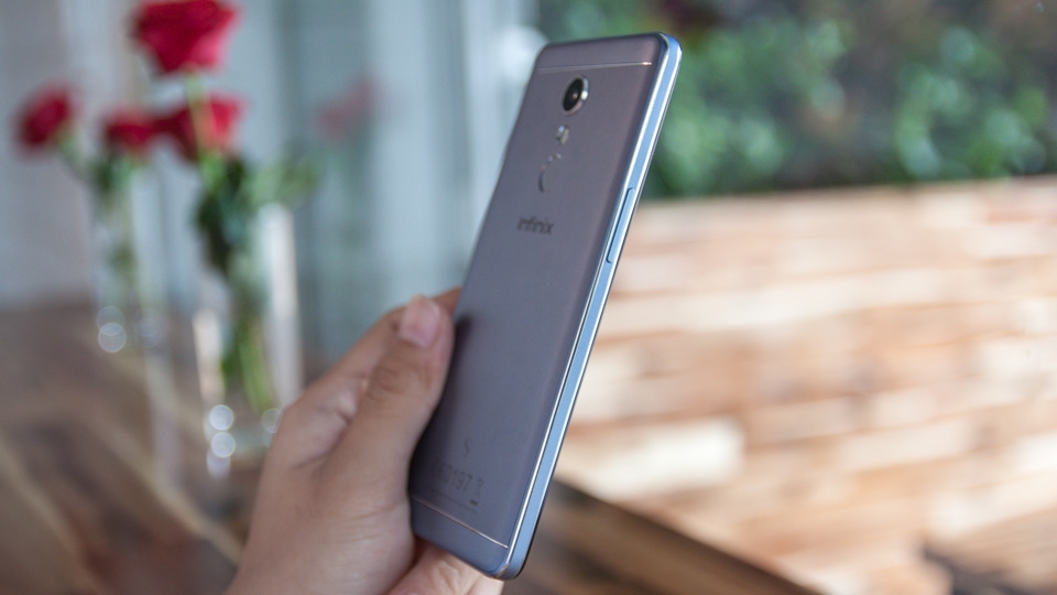 Mở hộp và trên tay Infinix S2: Camera selfie kép (Ảnh 11)