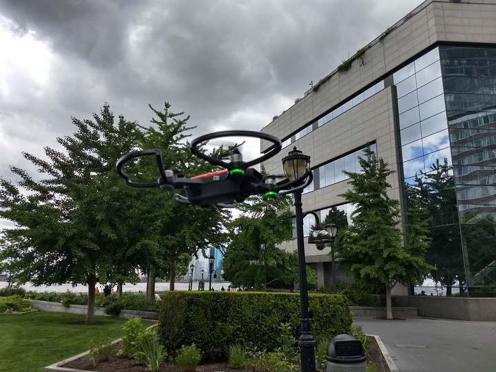 đánh giá Moto Z2 Play