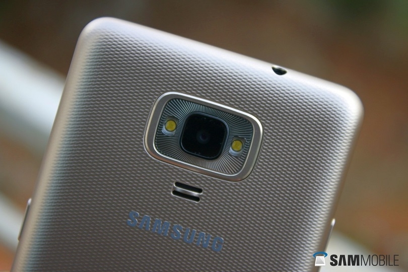 trên tay Samsung Z4