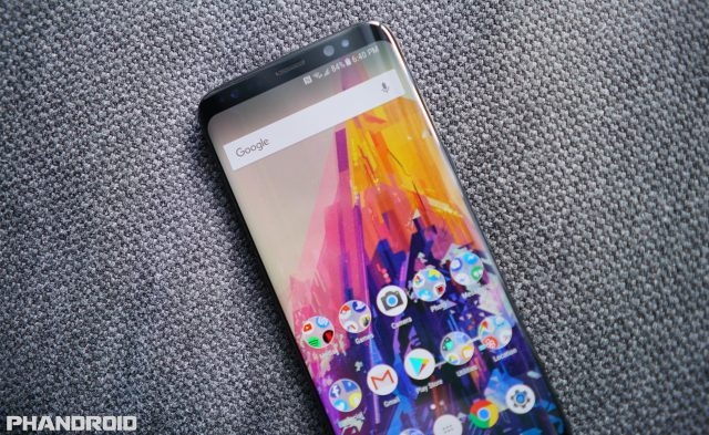so sánh màn hình Amoled và LCD
