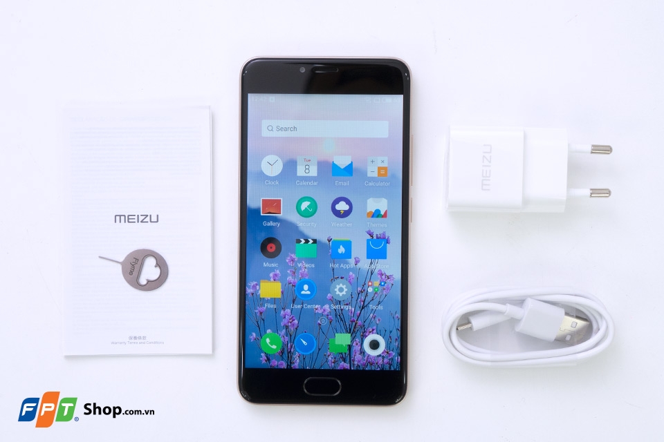 Tất cả phụ kiện bên trong chiếc hộp Meizu M5 Tất cả phụ kiện bên trong chiếc hộp Meizu M5