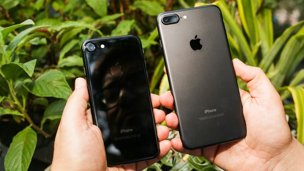 iPhone 7 Plus nổi bật với cụm camera kép ở mặt lưng iPhone 7 Plus nổi bật với cụm camera kép ở mặt lưng
