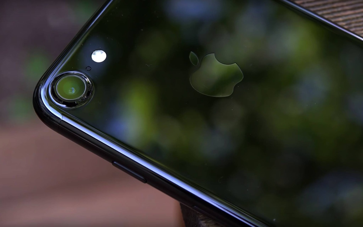 Mở hộp và so sánh 5 màu sắc tuyệt đẹp của iPhone 7 8