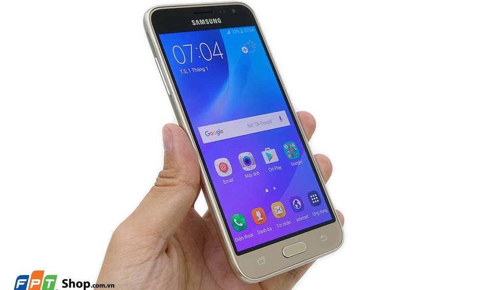 Smartphone giá rẻ Galaxy J3 màn hình AMOLED, hỗ trợ 2 SIM, kết nối 4G giảm giá Smartphone giá rẻ Galaxy J3 màn hình AMOLED, hỗ trợ 2 SIM, kết nối 4G giảm giá