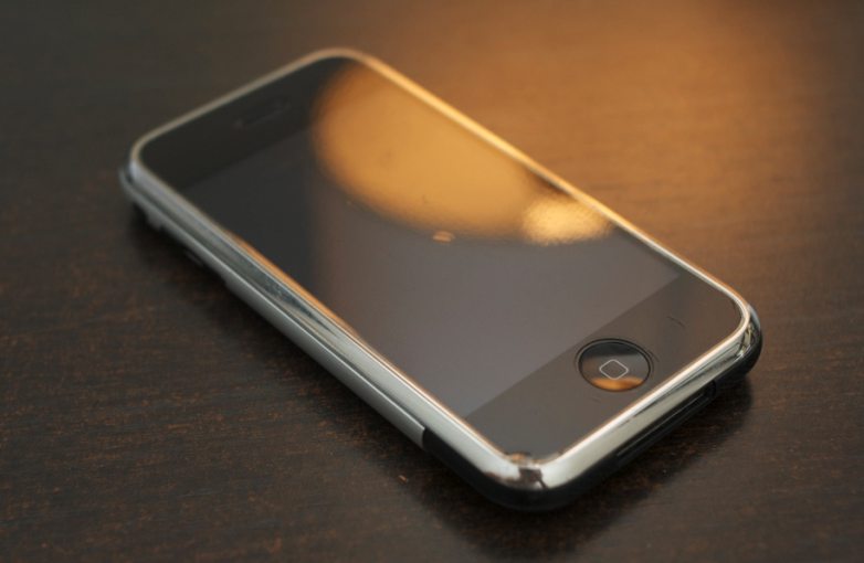 Không phải iPhone 8, đây mới là chiếc iPhone đắt nhất quả đất mà bạn có thể mua ngay lúc này