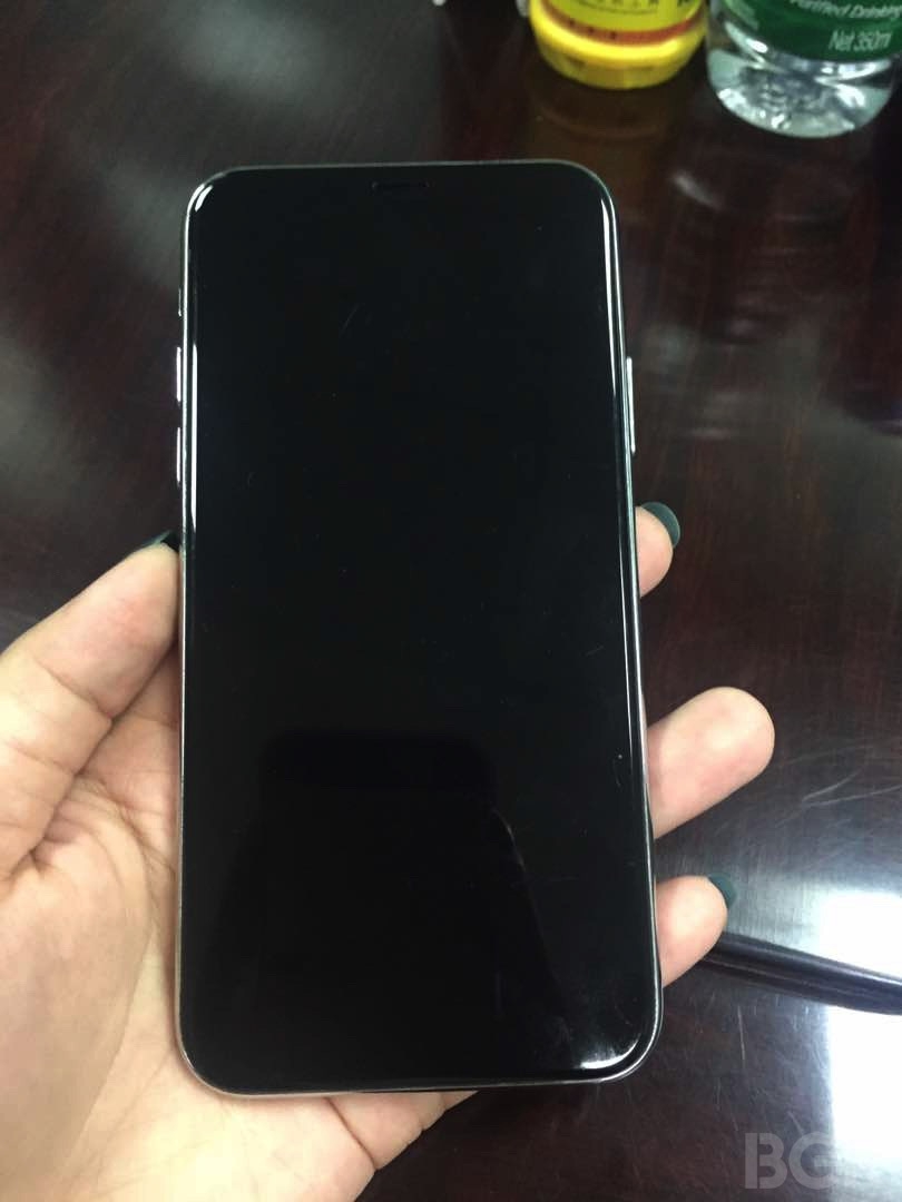 Nóng: iPhone 8 lộ ảnh trên tay người dùng, siêu phẩm 2017 là đây Nóng: iPhone 8 lộ ảnh trên tay người dùng, siêu phẩm 2017 là đây