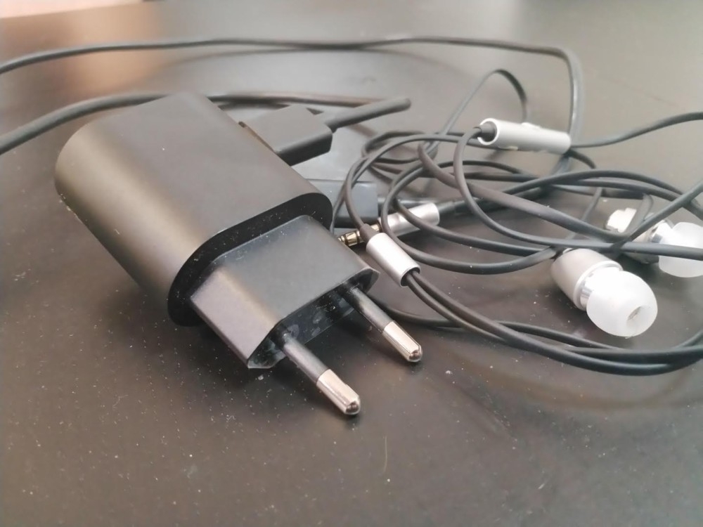 Nokia 9 “lộ hàng” tất tần tật: Camera kép, màn hình 2K, RAM 4GB, chip Snapdragon 835