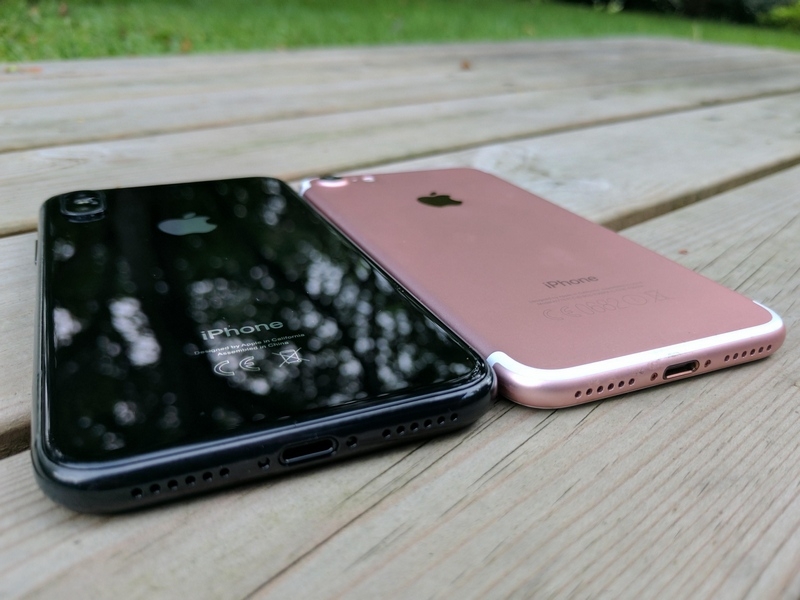 iPhone 8 lộ ảnh thực tế bên cạnh iPhone 7, “quá đẹp so với quy định”