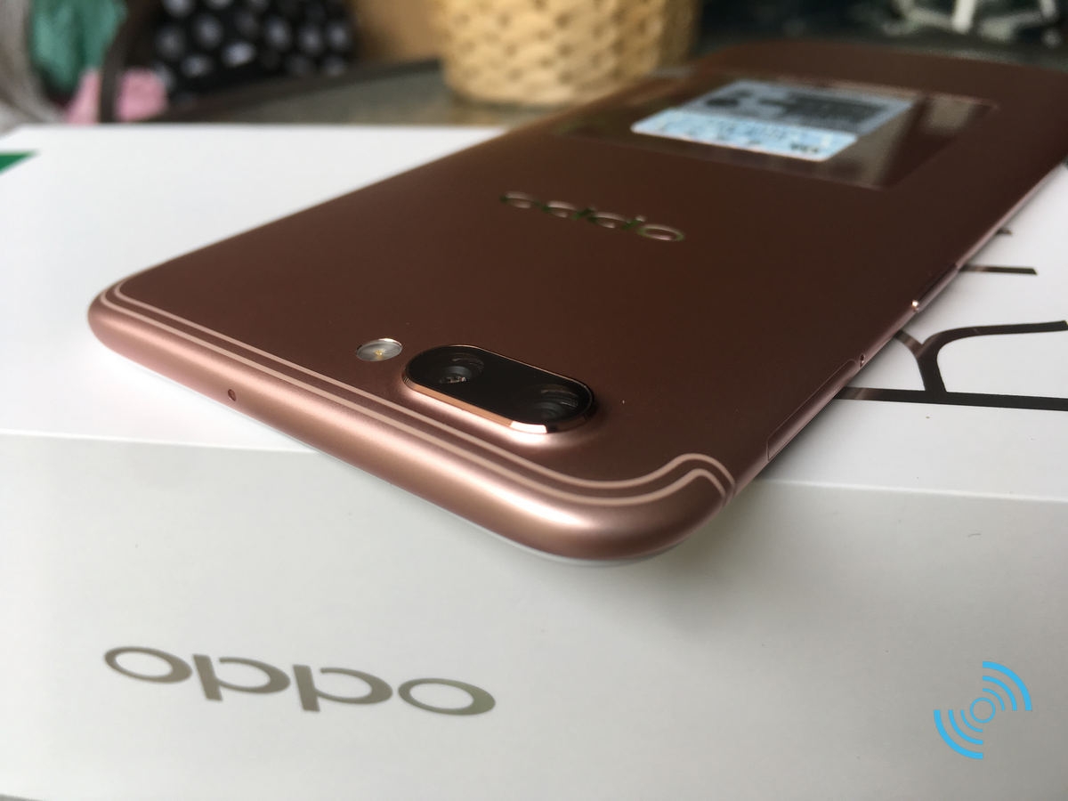 Trên tay OPPO R11 camera kép: Khi iPhone 7 Plus chạy Android 7 Nougat Trên tay OPPO R11 camera kép: Khi iPhone 7 Plus chạy Android 7 Nougat