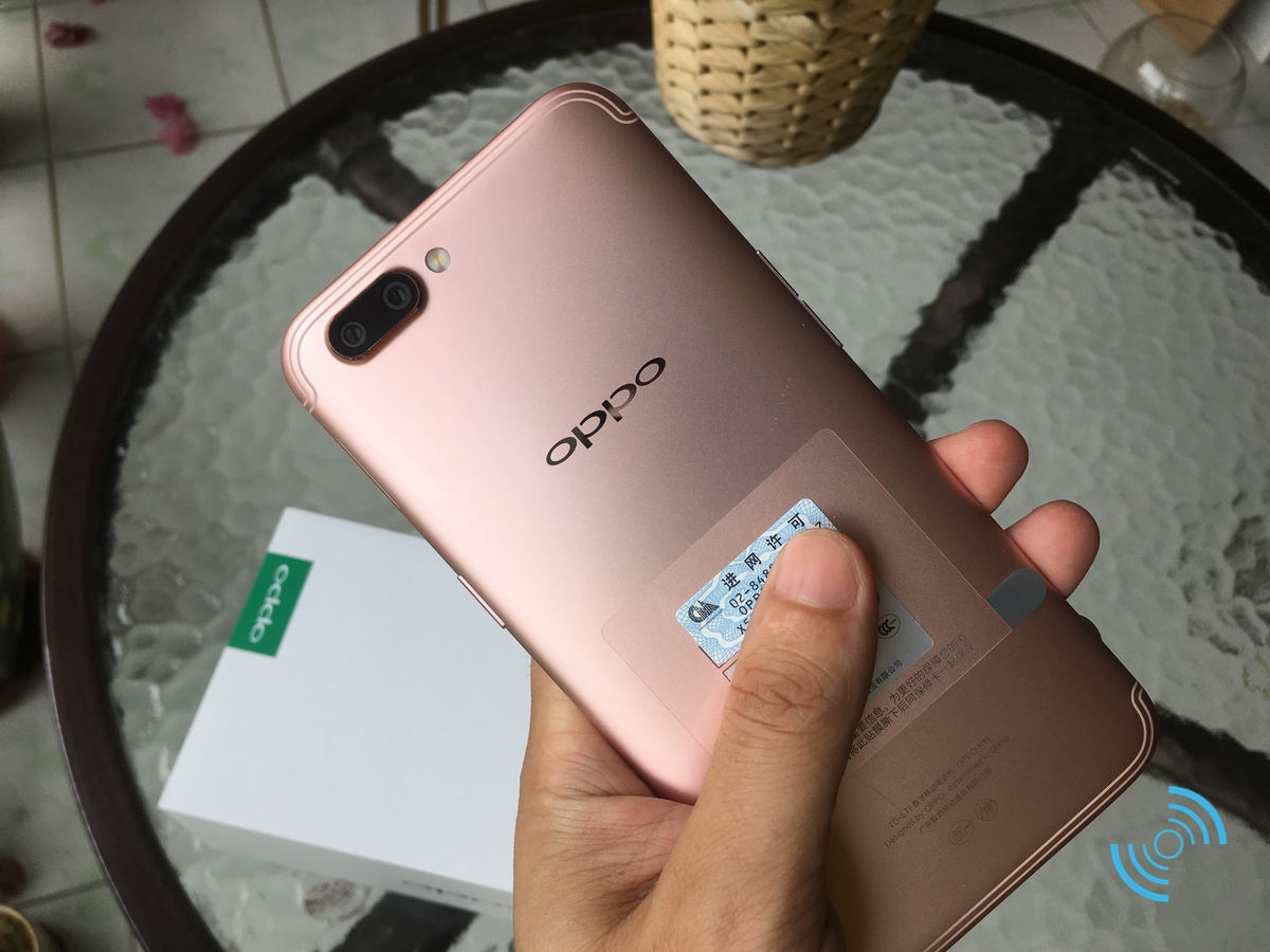 Trên tay OPPO R11 camera kép: Khi iPhone 7 Plus chạy Android 7 Nougat Trên tay OPPO R11 camera kép: Khi iPhone 7 Plus chạy Android 7 Nougat