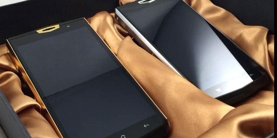Choáng với smartphone Yaao 6000 pin dung lượng 10.900 mAh