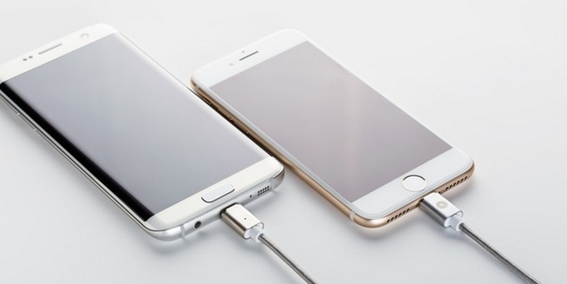 Đầu sạc đầu tiên trên thế giới dành cho cả iPhone và Android Đầu sạc đầu tiên trên thế giới dành cho cả iPhone và Android