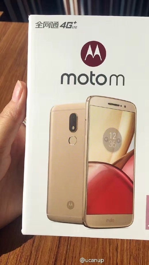 Hết ảnh báo chí, Moto M camera 16MP lộ ảnh đập hộp trên tay người dùng