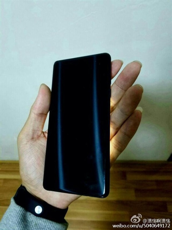 Mi Note 2 tiếp tục lộ ảnh thực tế, chứng minh màn hình cong độc đáo Mi Note 2 tiếp tục lộ ảnh thực tế, chứng minh màn hình cong độc đáo