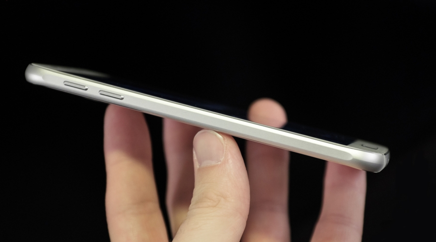 Siêu phẩm Galaxy S6 siêu mỏng, camera sắc nét đang được giảm giá cực sốc