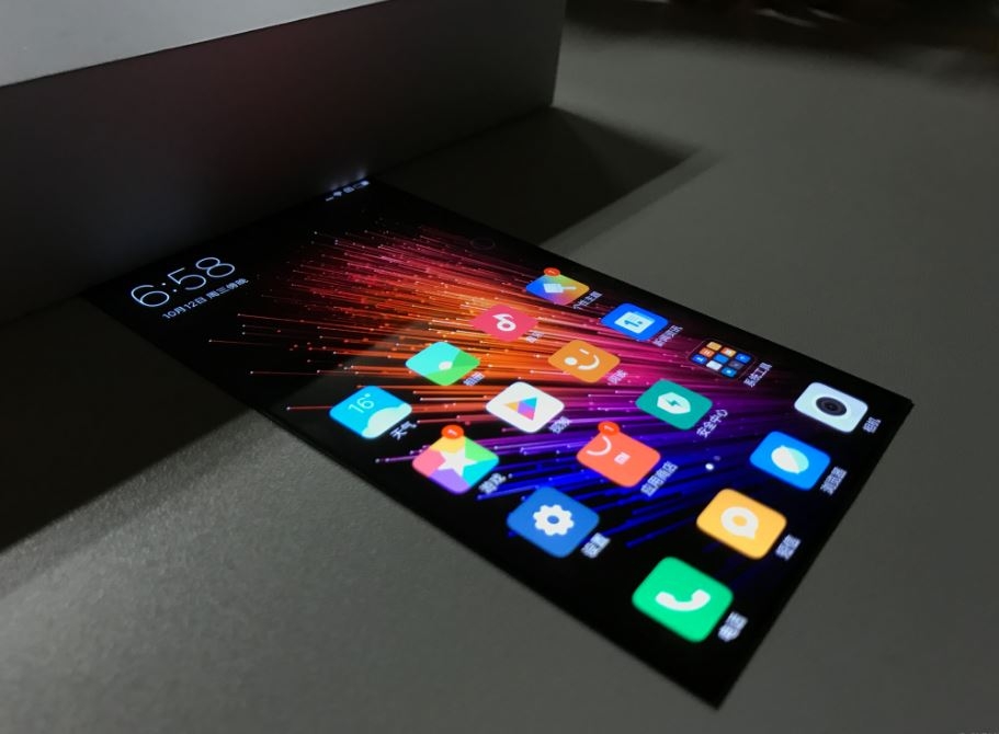 Smartphone uốn dẻo, siêu mỏng của Xiaomi bỗng dưng xuất hiện